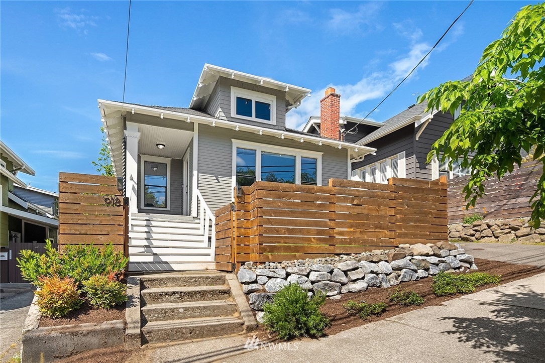 918 West Howe Street Seattle, WA 98119 - Photo 2 of 20 Gallery Image 2