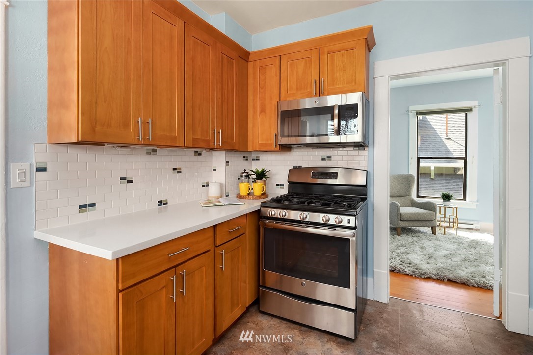 918 West Howe Street Seattle, WA 98119 - Photo 11 of 20 Gallery Image 11