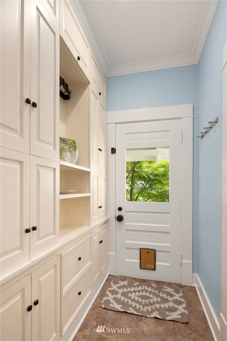 918 West Howe Street Seattle, WA 98119 - Photo 16 of 20 Gallery Image 16
