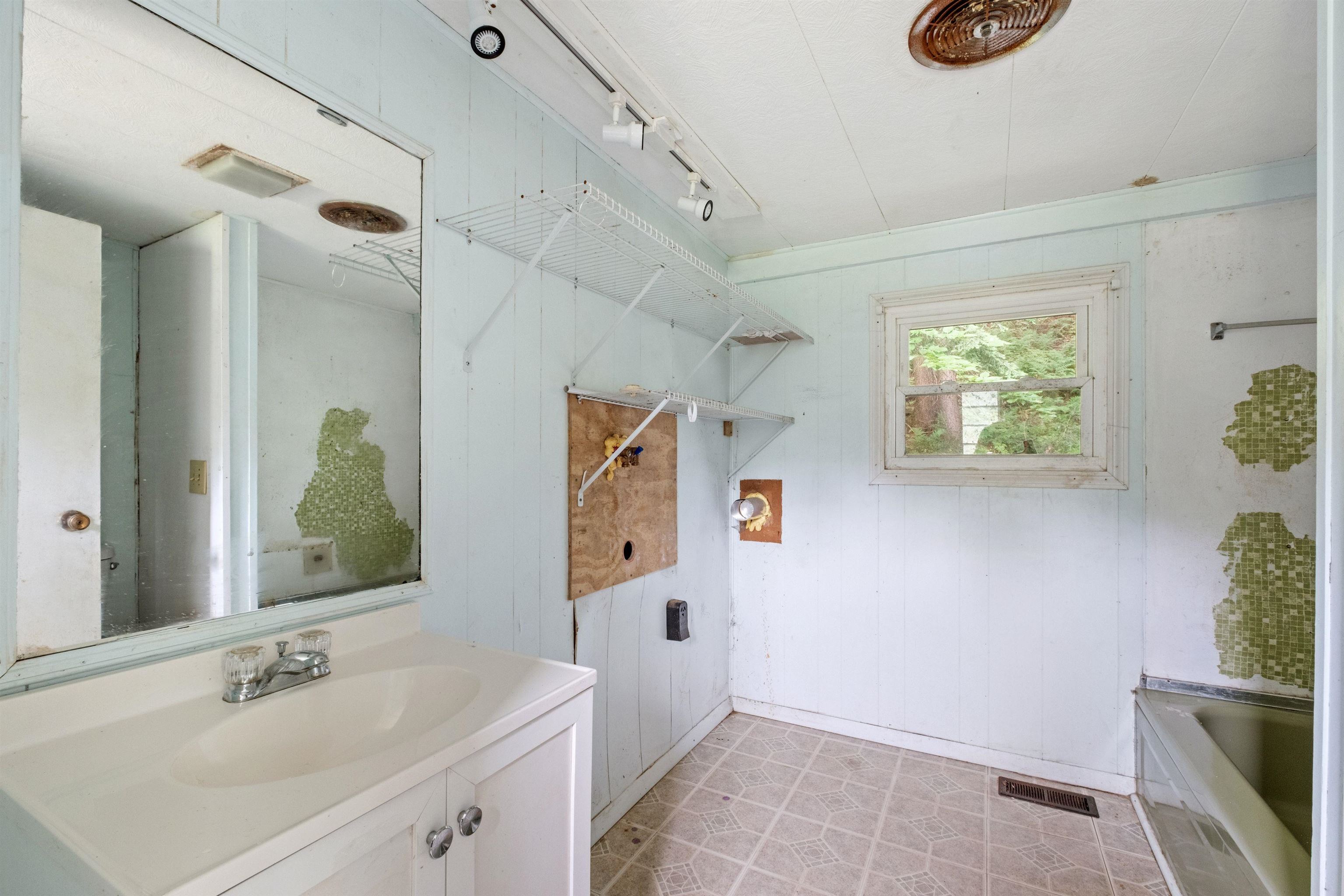 398 Wild Ammonoosuc Road Bath, NH 03740 - Photo 19 of 37