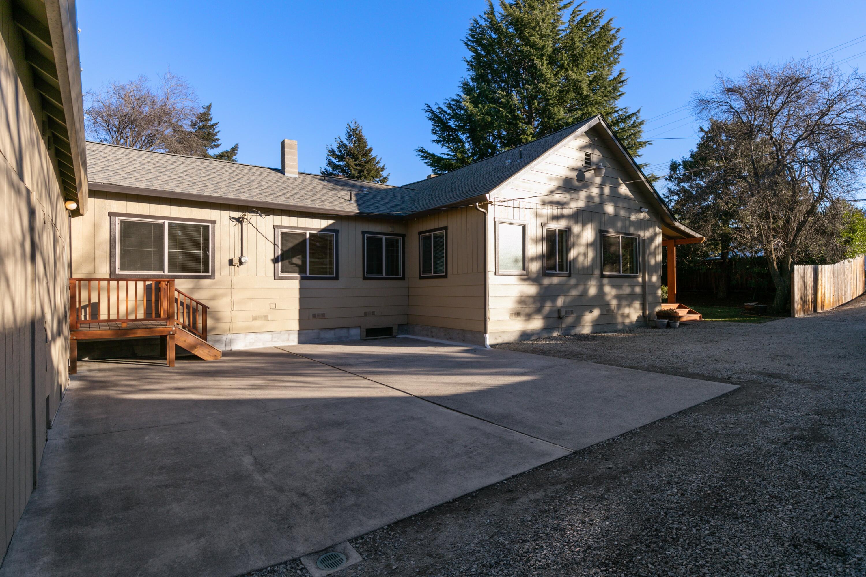 1423 East Main Street Ashland, OR 97520 - Photo 26 of 29 28-print-IMGM0619