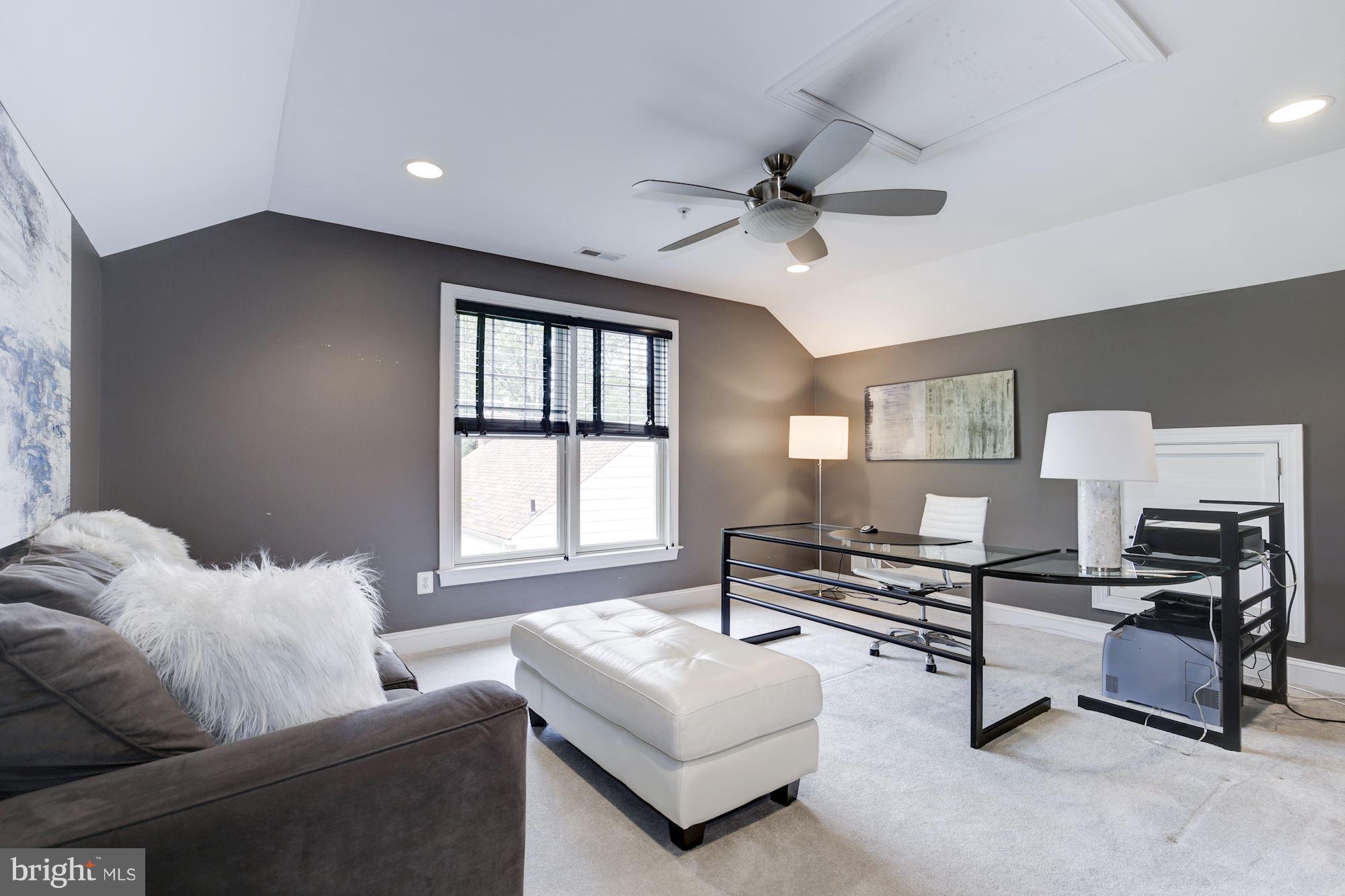 4616 Maple Avenue Bethesda, MD 20814 - Photo 18 of 30 4th floor fully finished with BR and sitting area