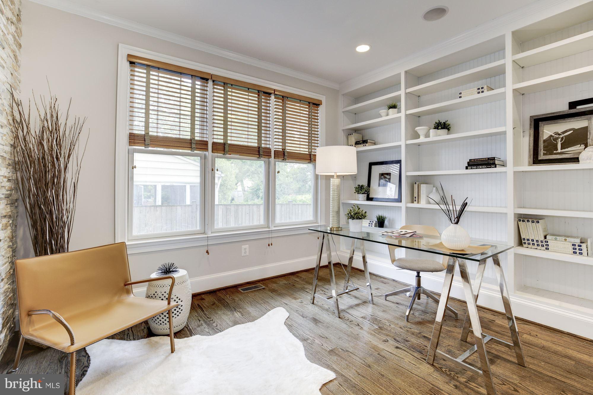4616 Maple Avenue Bethesda, MD 20814 - Photo 7 of 30 Lovely 1st floor office library