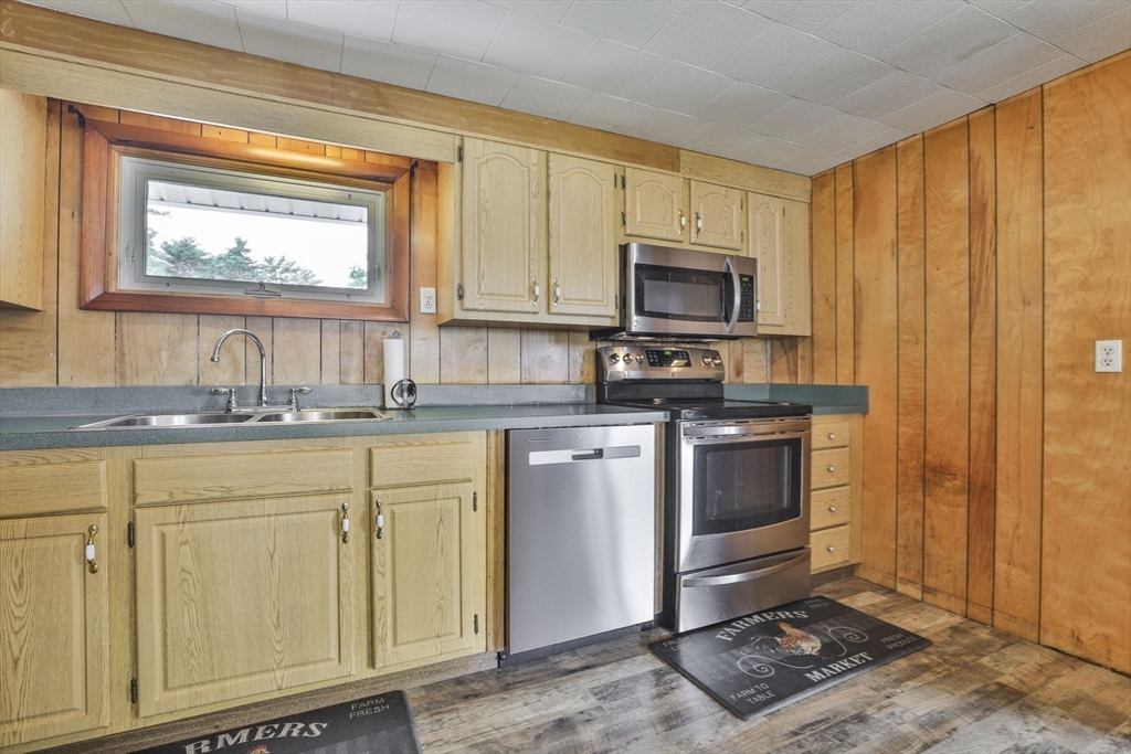 206 Snake Hill Road Ayer, MA 01432 - Photo 21 of 32 Gallery Image 21