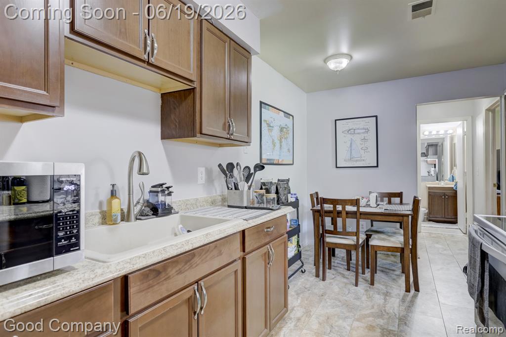 43244 Mound Road, Unit 2 Sterling Heights, MI 48314 - Photo 10 of 23