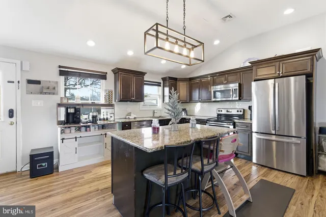 $2,750 | 62 Oldbrook Road, Levittown, PA 19057