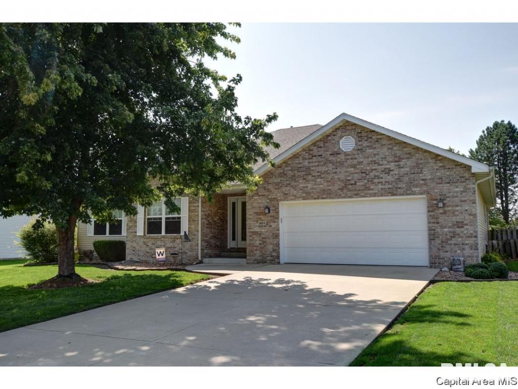 1824 MayField Road Chatham, IL 62629 - Photo 1 of 36 Gallery Image 1