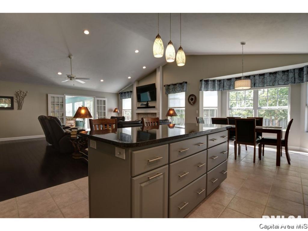 1824 MayField Road Chatham, IL 62629 - Photo 11 of 36 Gallery Image 11