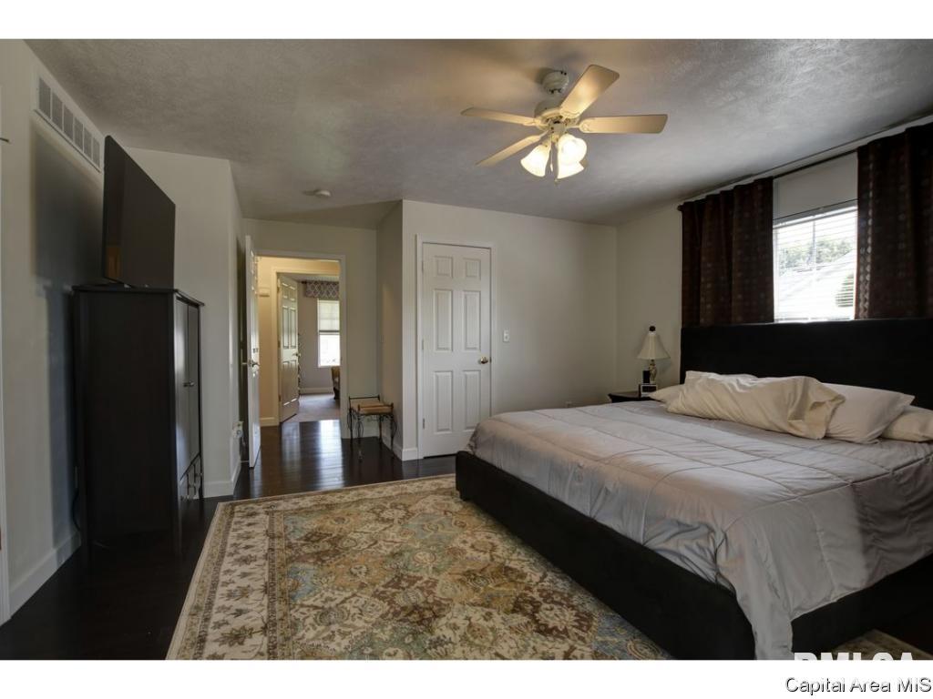 1824 MayField Road Chatham, IL 62629 - Photo 13 of 36 Gallery Image 13