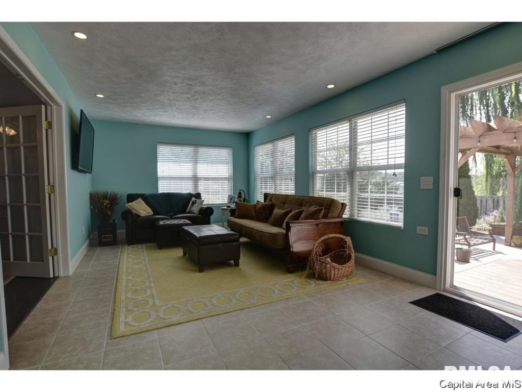 1824 MayField Road Chatham, IL 62629 - Photo 17 of 36 Gallery Image 17