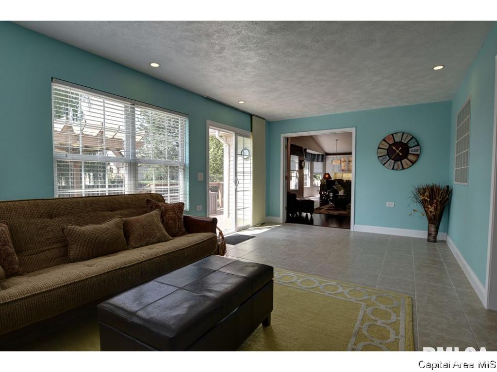 1824 MayField Road Chatham, IL 62629 - Photo 18 of 36 Gallery Image 18