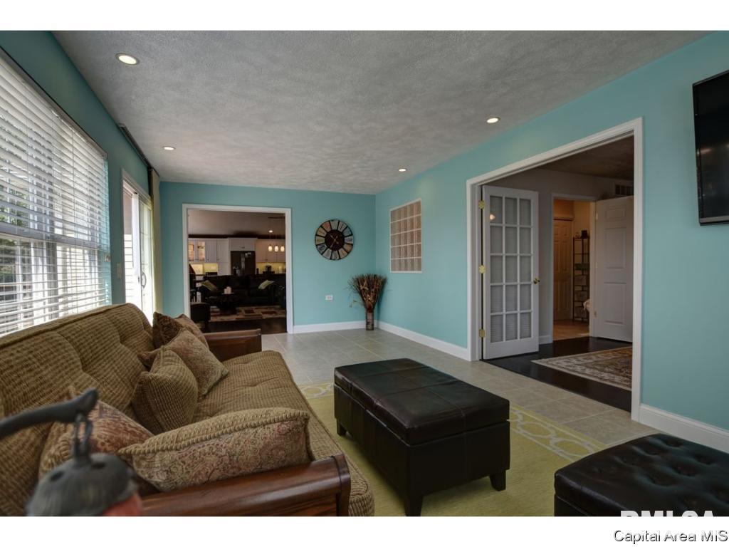 1824 MayField Road Chatham, IL 62629 - Photo 19 of 36 Gallery Image 19