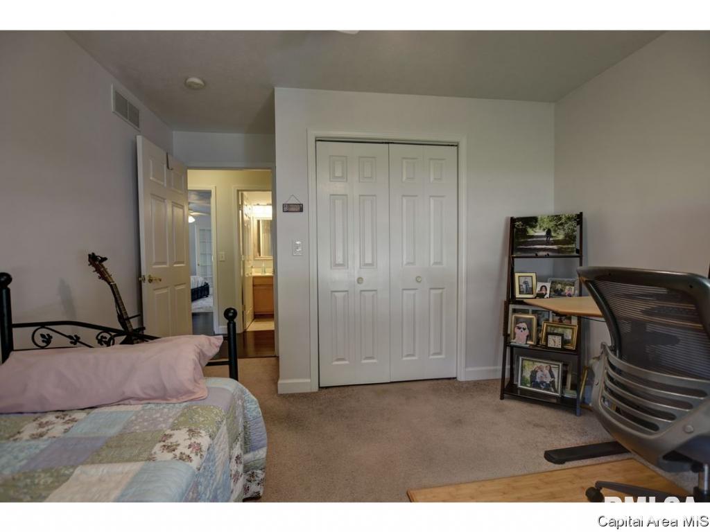 1824 MayField Road Chatham, IL 62629 - Photo 23 of 36 Gallery Image 23