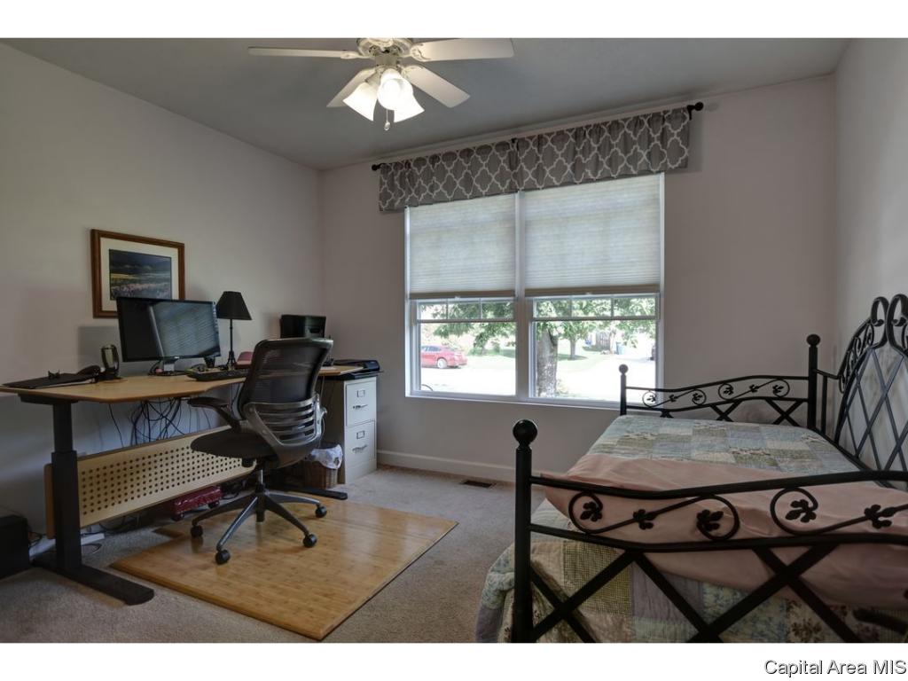 1824 MayField Road Chatham, IL 62629 - Photo 24 of 36 Gallery Image 24