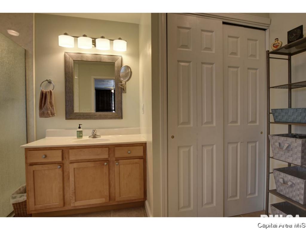 1824 MayField Road Chatham, IL 62629 - Photo 25 of 36 Gallery Image 25