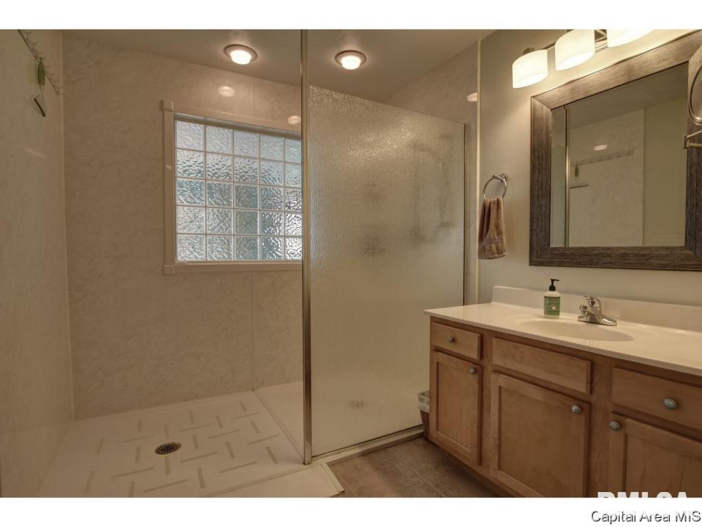 1824 MayField Road Chatham, IL 62629 - Photo 26 of 36 Gallery Image 26