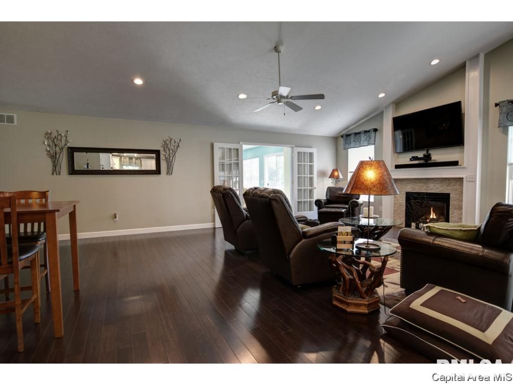 1824 MayField Road Chatham, IL 62629 - Photo 3 of 36 Gallery Image 3
