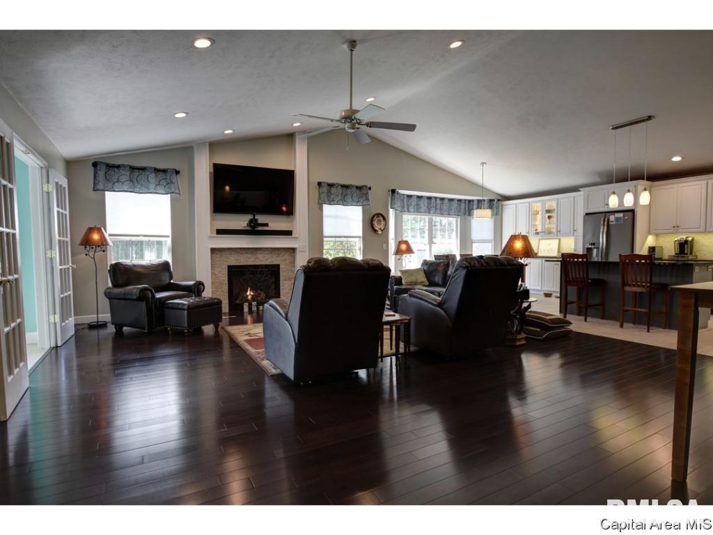 1824 MayField Road Chatham, IL 62629 - Photo 4 of 36 Gallery Image 4