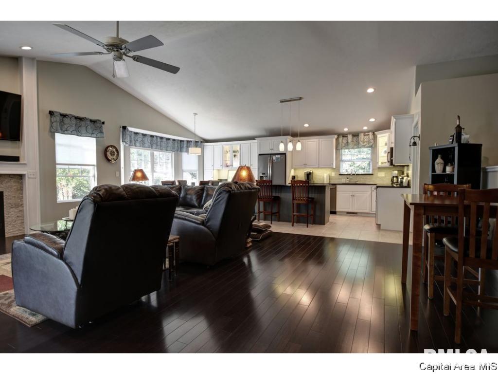 1824 MayField Road Chatham, IL 62629 - Photo 5 of 36 Gallery Image 5