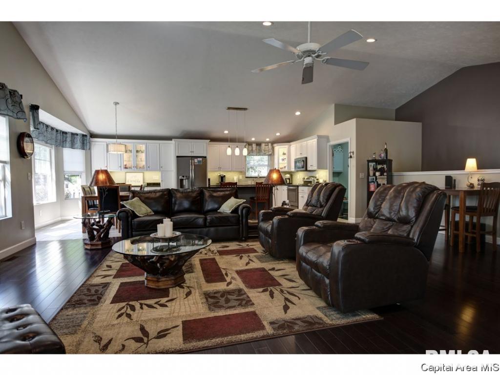 1824 MayField Road Chatham, IL 62629 - Photo 6 of 36 Gallery Image 6
