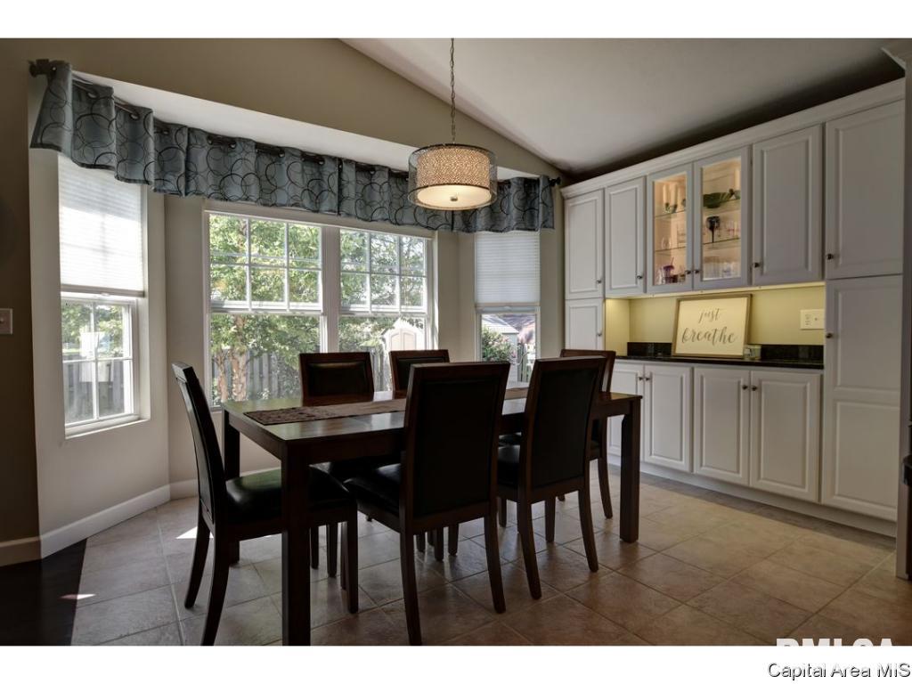 1824 MayField Road Chatham, IL 62629 - Photo 7 of 36 Gallery Image 7