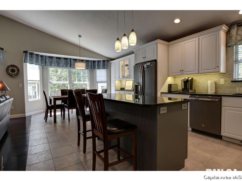 1824 MayField Road Chatham, IL 62629 - Photo 10 of 36 Gallery Image 10