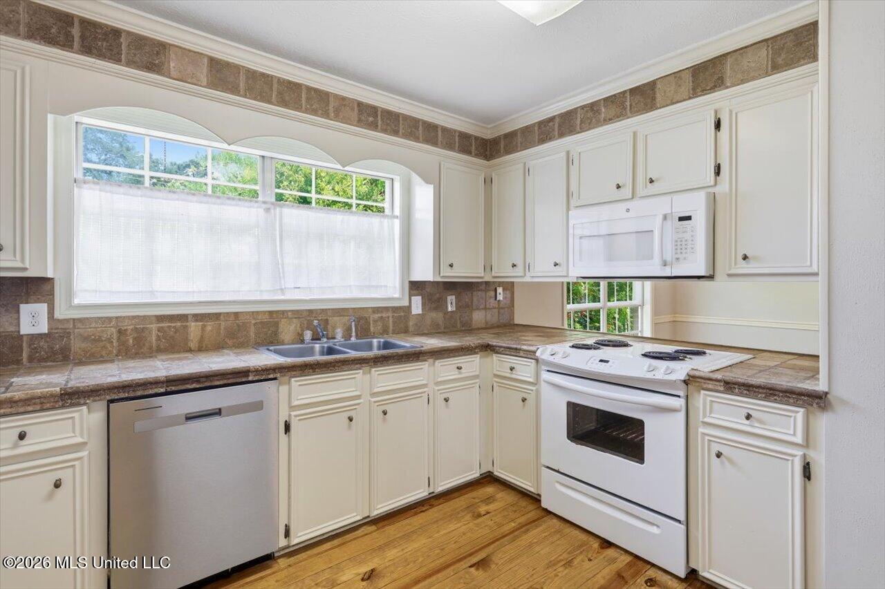 104 Ridgecrest Drive Ridgeland, MS 39157 - Photo 13 of 30 13-104 Ridgecrest Dr _ Hometoursms.com