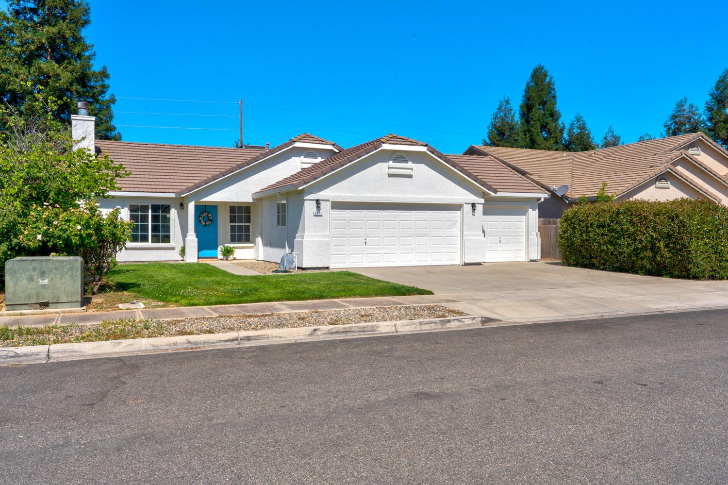 4611 Glimmer Lane Turlock, CA 95382 - Photo 2 of 45