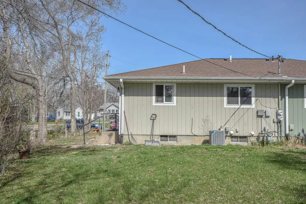 $1,850 | 1314 10th Street North, St. Cloud, MN 56303