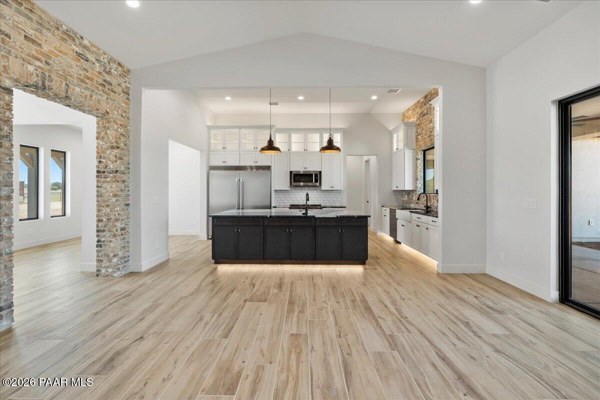 1170 East Cougar Ridge Road Paulden, AZ 86334 - Photo 9 of 59 Kitchen