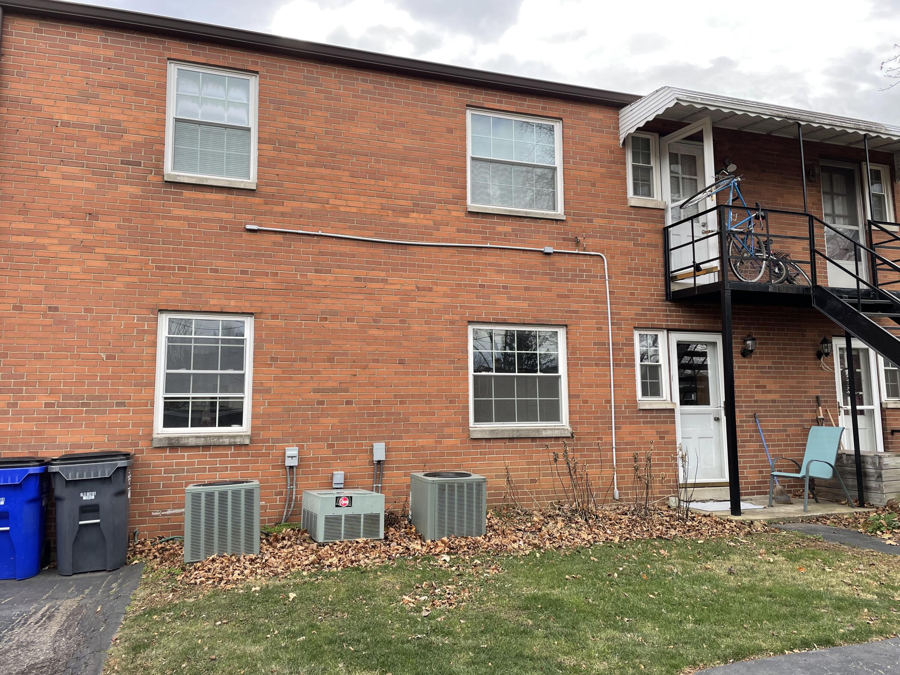 2126 Harwitch Road, Unit D Columbus, OH 43221 - Photo 2 of 26 IMG_5582