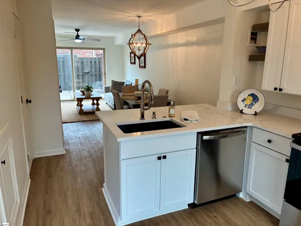 $167,900 | 2530 East North Street, Unit 9J, Greenville, SC 29615