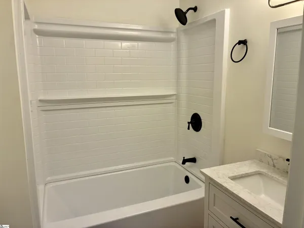 $167,900 | 2530 East North Street, Unit 9J, Greenville, SC 29615