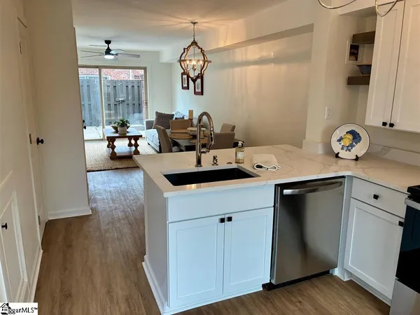 $167,900 | 2530 East North Street, Unit 9J, Greenville, SC 29615