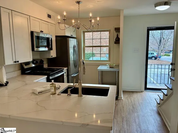 $167,900 | 2530 East North Street, Unit 9J, Greenville, SC 29615