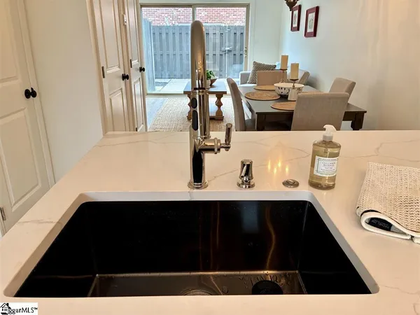 $167,900 | 2530 East North Street, Unit 9J, Greenville, SC 29615