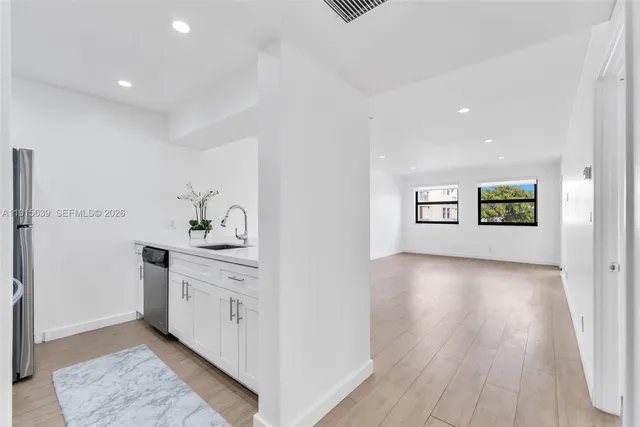 $2,050 | 8160 Geneva Court, Unit 317, Doral, FL 33166