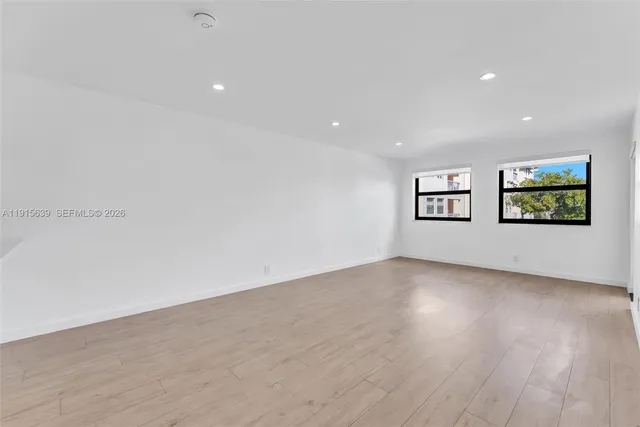 $2,050 | 8160 Geneva Court, Unit 317, Doral, FL 33166