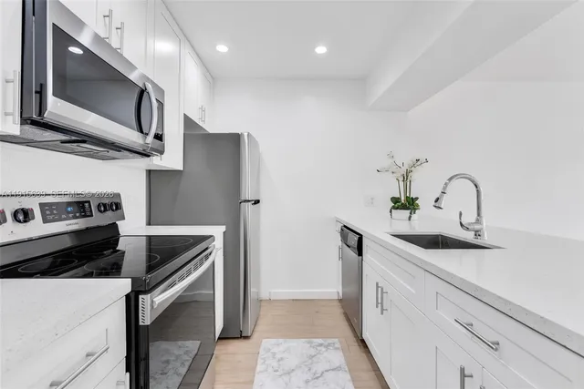 $2,050 | 8160 Geneva Court, Unit 317, Doral, FL 33166