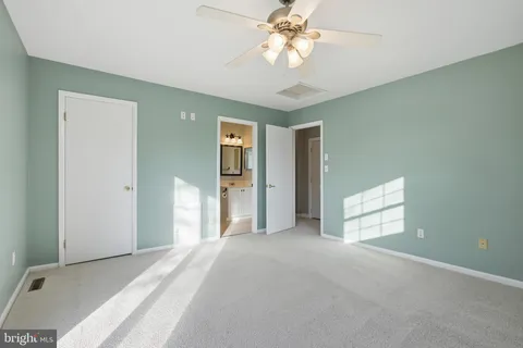 $285,000 | 159 East Green Valley Circle, Newark, DE 19711