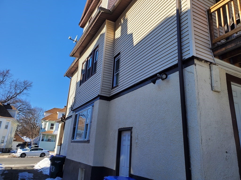 81-83 Prospect Street Springfield, MA 01107 - Photo 5 of 6 Gallery Image 5