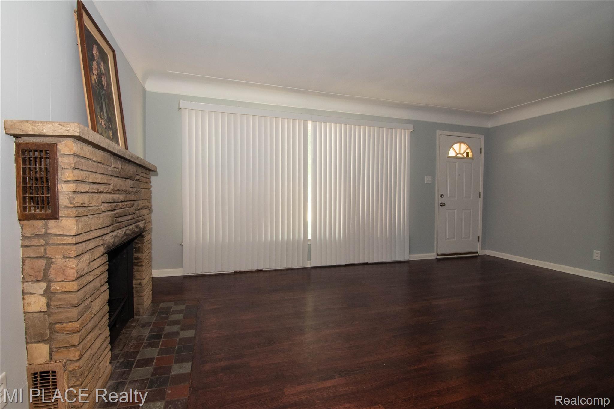 22330 Berg Road Southfield, MI 48033 - Photo 14 of 32 001_22330_Berg_Rd_Southfield_photo_2.jpg