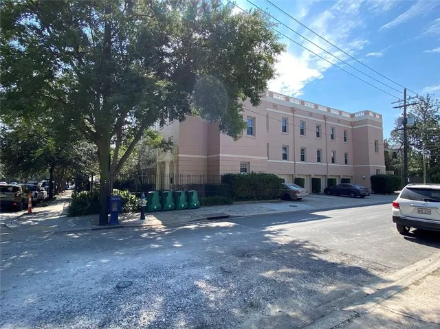 $1,600 | 7530 St Charles Avenue, Unit H, New Orleans, LA 70118
