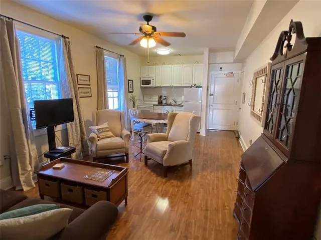 $1,600 | 7530 St Charles Avenue, Unit H, New Orleans, LA 70118