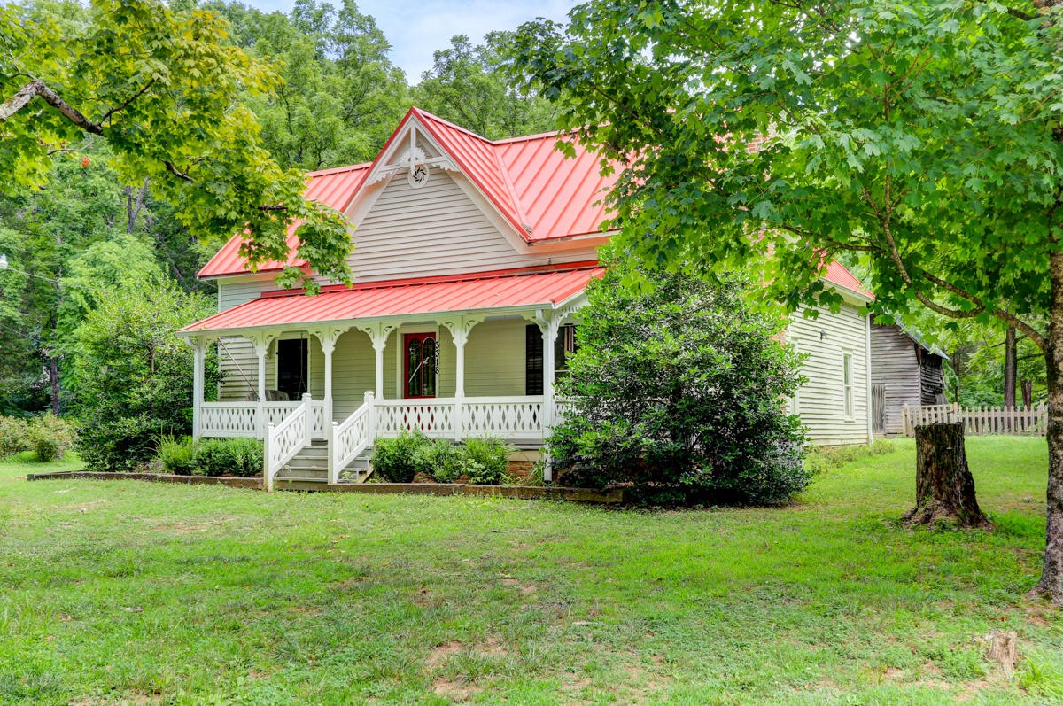 3318 Old Raccoon Valley Drive Heiskell, TN 37754 - Photo 2 of 29