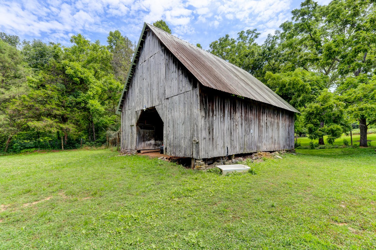 3318 Old Raccoon Valley Drive Heiskell, TN 37754 - Photo 4 of 29