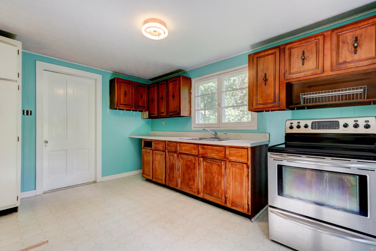3318 Old Raccoon Valley Drive Heiskell, TN 37754 - Photo 7 of 29
