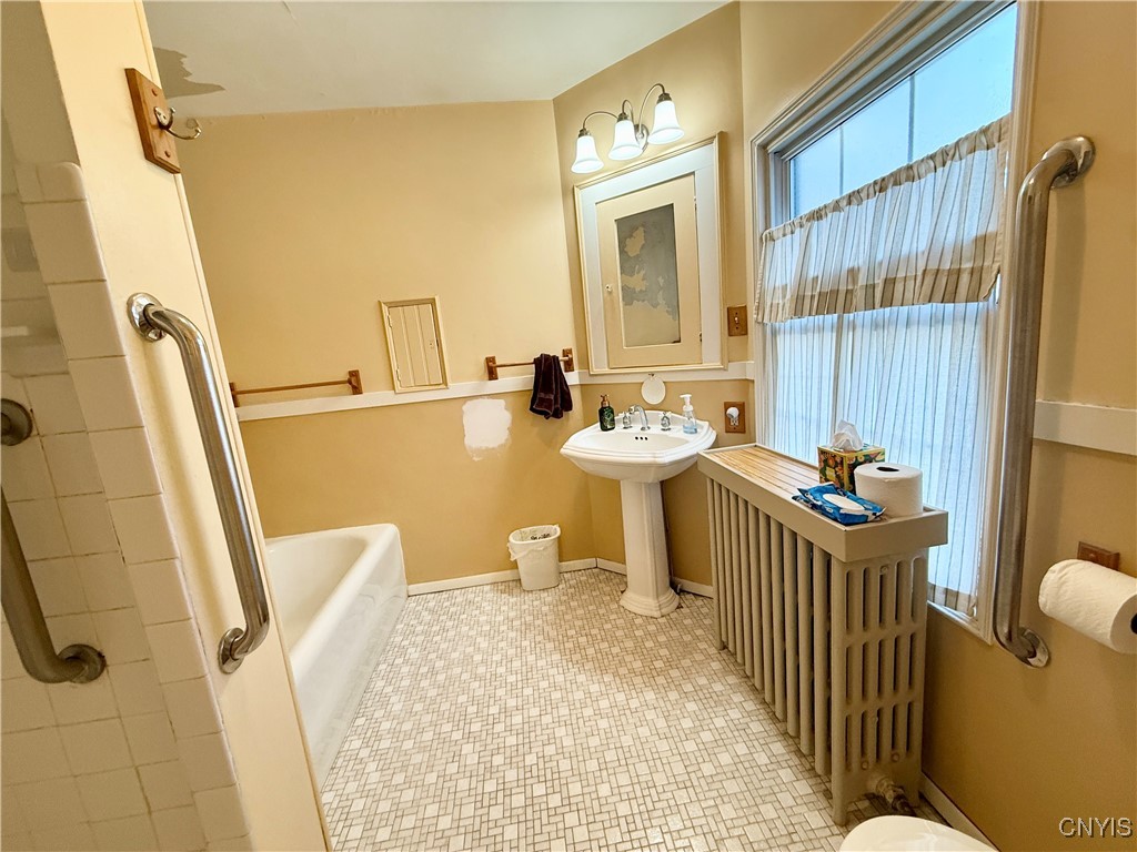 1001 Cold Springs Road Salina, NY 13088 - Photo 16 of 38 1st Floor-Full Bathroom-separate bathtub & shower