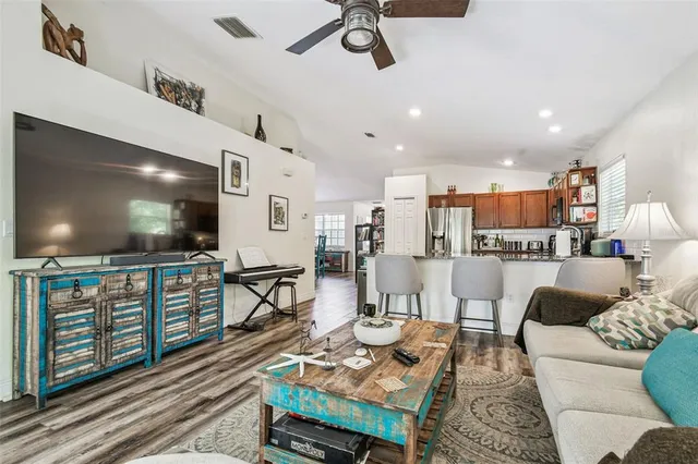 $299,000 | 1627 Hammocks Avenue, Lutz, FL 33549