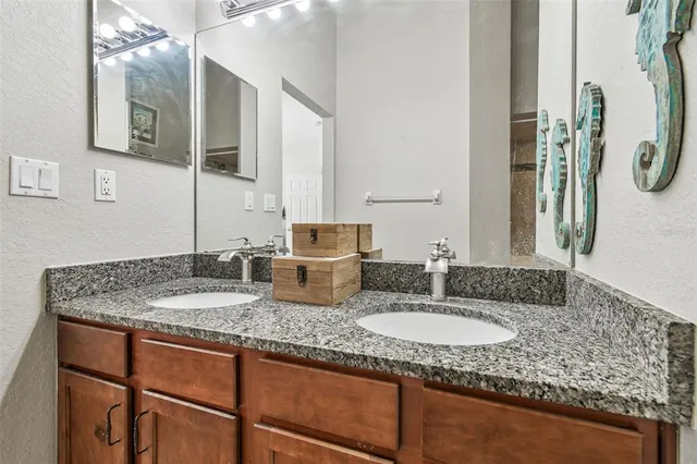 $299,000 | 1627 Hammocks Avenue, Lutz, FL 33549